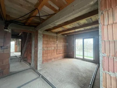 Lugoj, Villa La Rosu, 6 Chambres, 263 m², Costeiu - foto 18