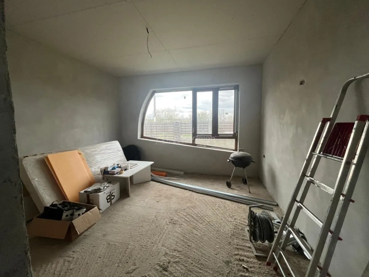 Lugoj, Villa La Rosu, 6 Chambres, 263 m², Costeiu - foto 5