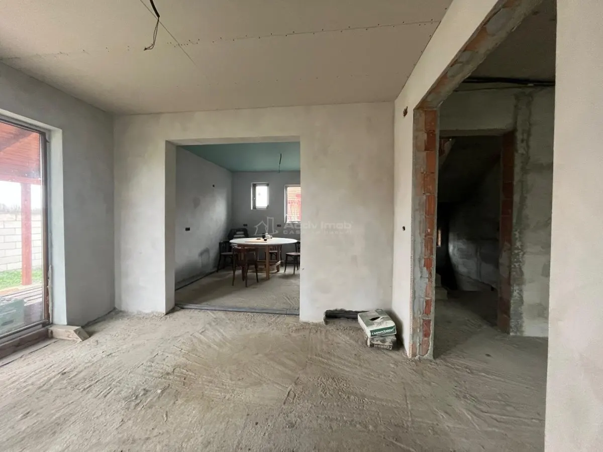 Lugoj, Villa La Rosu, 6 Chambres, 263 m², Costeiu - foto 7