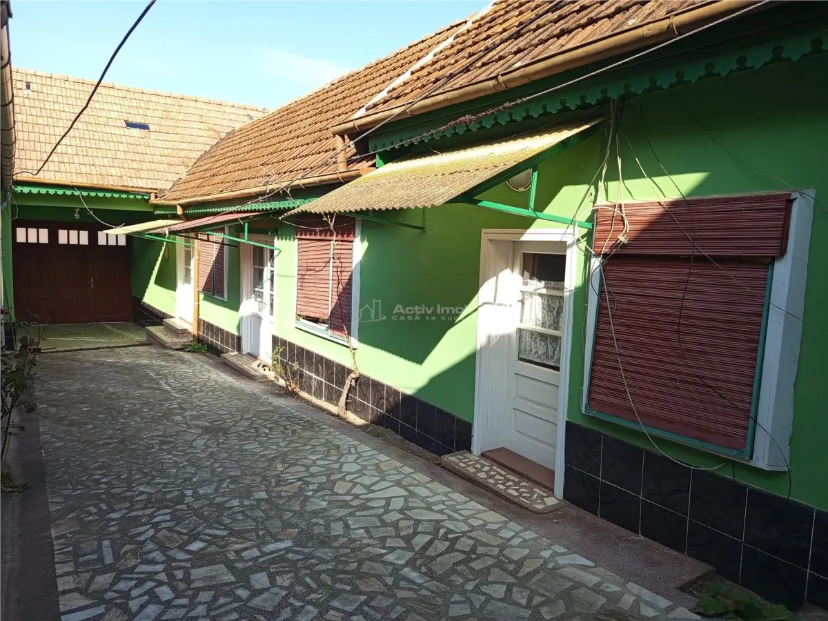 Ciclova, Maison de 10 Pièces pour Deux Familles, 1.439 m² de Terrain - foto 11