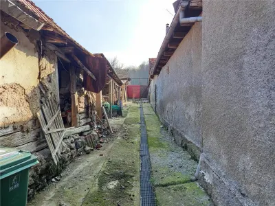 Ciclova, Maison de 10 Pièces pour Deux Familles, 1.439 m² de Terrain - foto 13