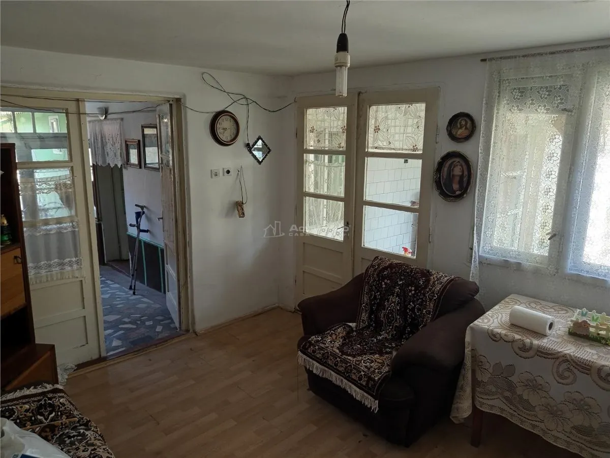 Ciclova, Maison de 10 Pièces pour Deux Familles, 1.439 m² de Terrain - foto 16