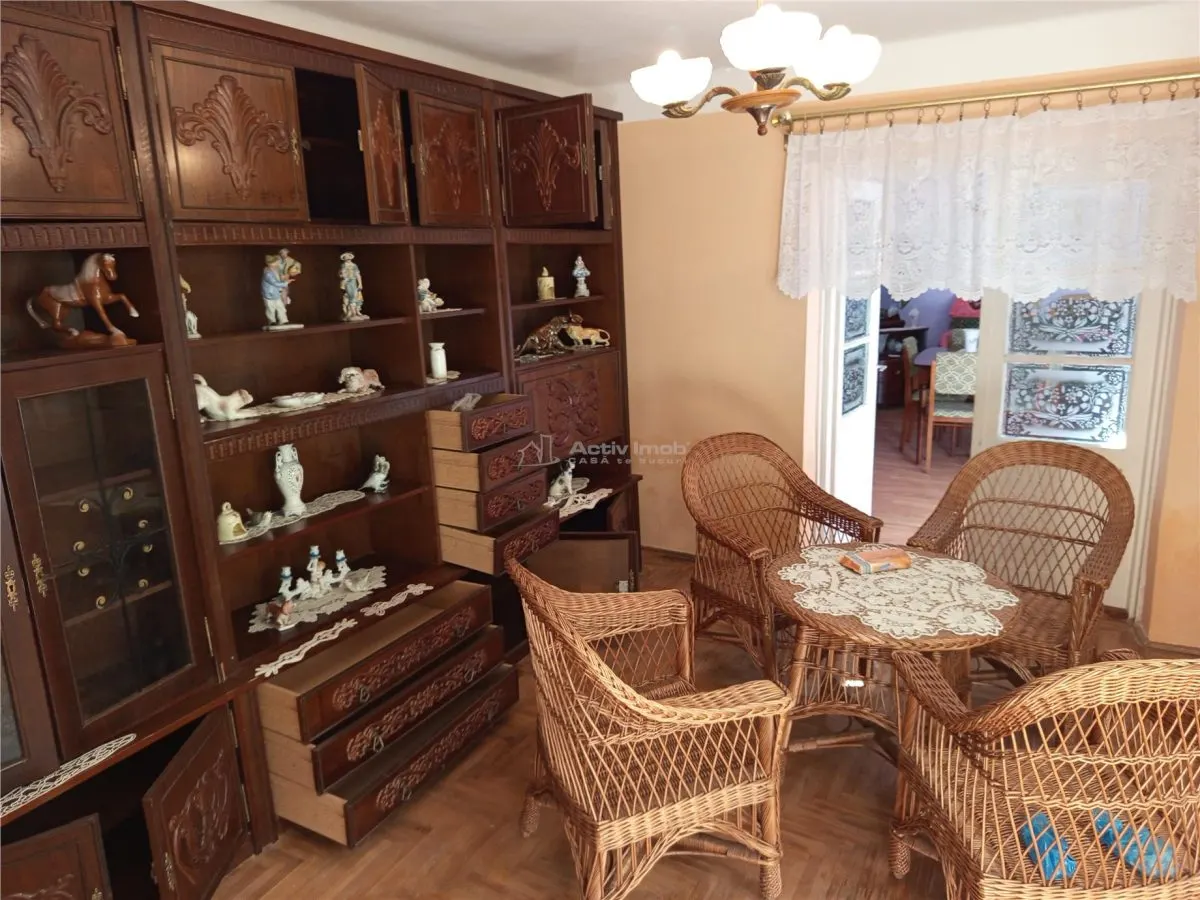 Ciclova, Maison de 10 Pièces pour Deux Familles, 1.439 m² de Terrain - foto 3