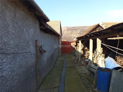 Ciclova, Maison de 10 Pièces pour Deux Familles, 1.439 m² de Terrain - foto 23