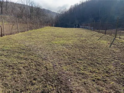 Ciclova, Maison de 10 Pièces pour Deux Familles, 1.439 m² de Terrain - foto 9