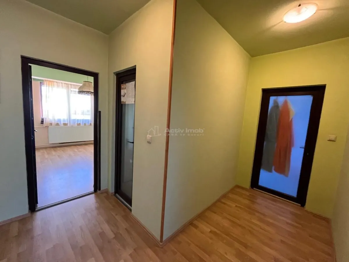 Lugoj, Villa P+2+Mansarde, 656 m², Construite, Opportunité d'Investissement, Localisation Stratégique - foto 12