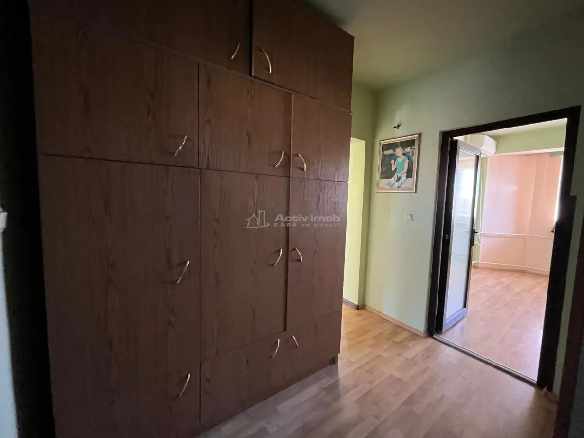 Lugoj, Villa P+2+Mansarde, 656 m², Construite, Opportunité d'Investissement, Localisation Stratégique - foto 17