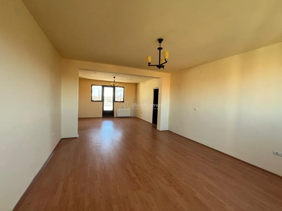 Lugoj, Villa P+2+Mansarde, 656 m², Construite, Opportunité d'Investissement, Localisation Stratégique - foto 18