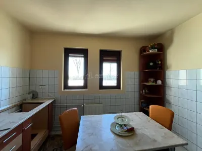 Lugoj, Villa P+2+Mansarde, 656 m², Construite, Opportunité d'Investissement, Localisation Stratégique - foto 20