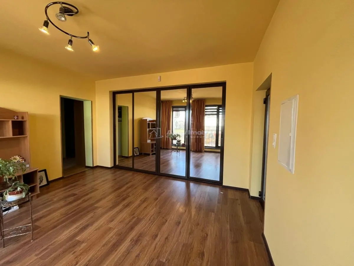 Lugoj, Villa P+2+Mansarde, 656 m², Construite, Opportunité d'Investissement, Localisation Stratégique - foto 6