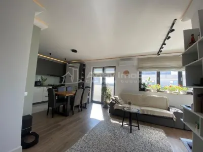 Ático de Lujo en Sisesti – Espacioso con Vistas Excepcionales - foto 3