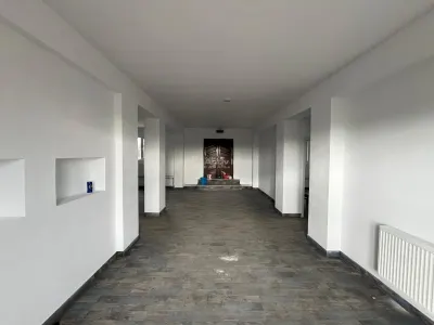 Lugoj, Pension 16 Chambres, 850 m², Rénovée, Rue Principale - foto 7