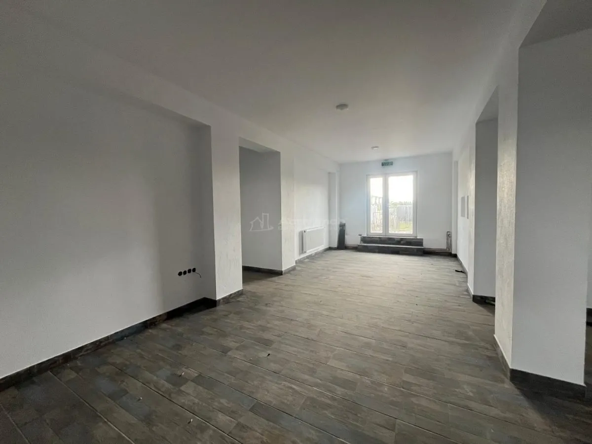 Lugoj, Pension 16 Chambres, 850 m², Rénovée, Rue Principale - foto 10