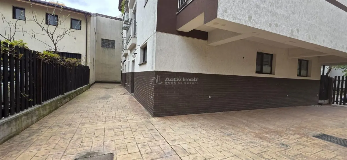 Spatiu comercial cu terasa de vanzare Sebastian - foto 9