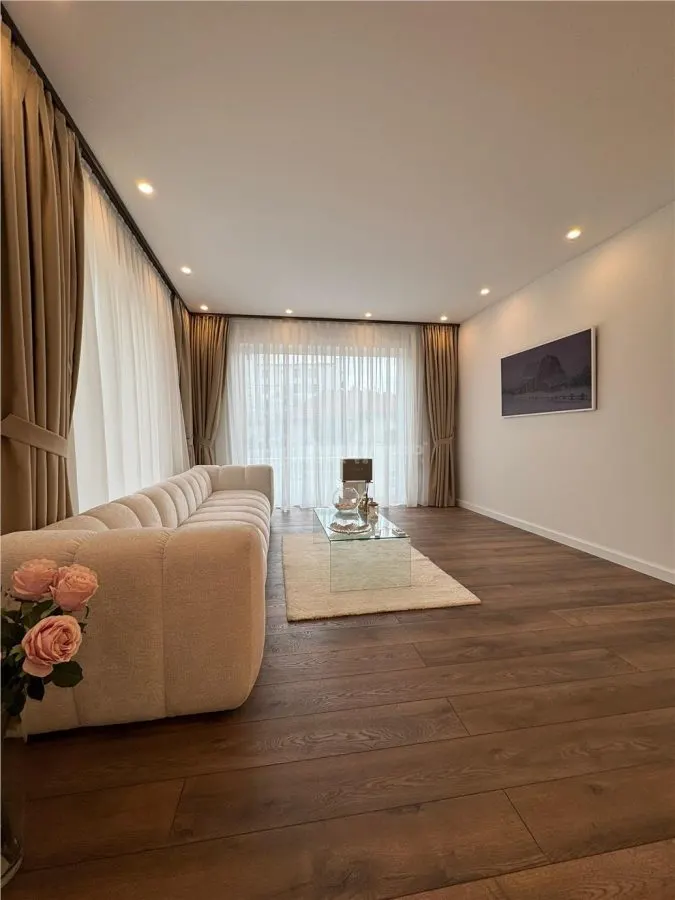 Maison Rez-de-chaussée + 1er + 2e Étage - 2024 - foto 6