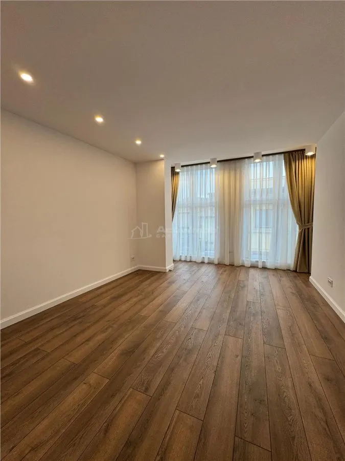 Maison Rez-de-chaussée + 1er + 2e Étage - 2024 - foto 8