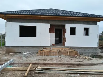 3-Bedroom Detached Houses – All Utilities – Asphalt Road – Rapid Move-In - foto 8