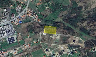 Lugoj: Investissement Exceptionnel – 8.200 m², Façade 200 m, Idéal Aménagement - foto 3