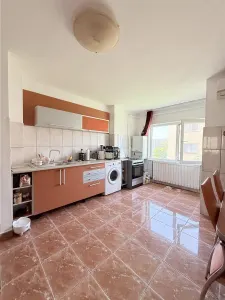 Appartement 2 Chambres, Kogalniceanu, 3e Étage - Deva