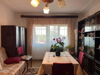 Apartment with 2 bedrooms for sale 53 sqm in Lugoj - foto 2
