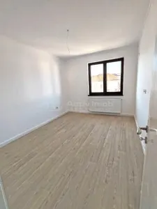 House / villa for sale 120 sqm in Bucuresti, Prelungirea Ghencea area - foto 11