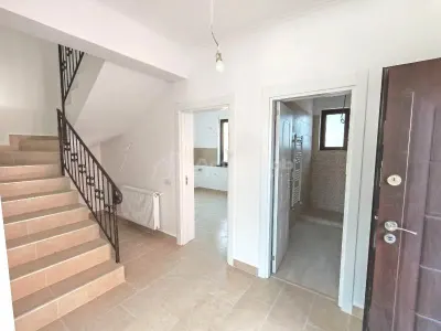 House / villa for sale 120 sqm in Bucuresti, Prelungirea Ghencea area - foto 16