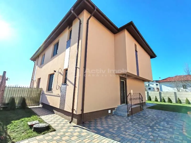 House / villa for sale 120 sqm in Bucuresti, Prelungirea Ghencea area - foto 3