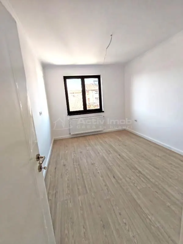 House / villa for sale 120 sqm in Bucuresti, Prelungirea Ghencea area - foto 8