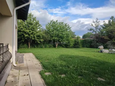 Villa de Prestige Exceptionnelle dans un Cadre Tranquille, 20 Minutes de Ploiești - foto 15