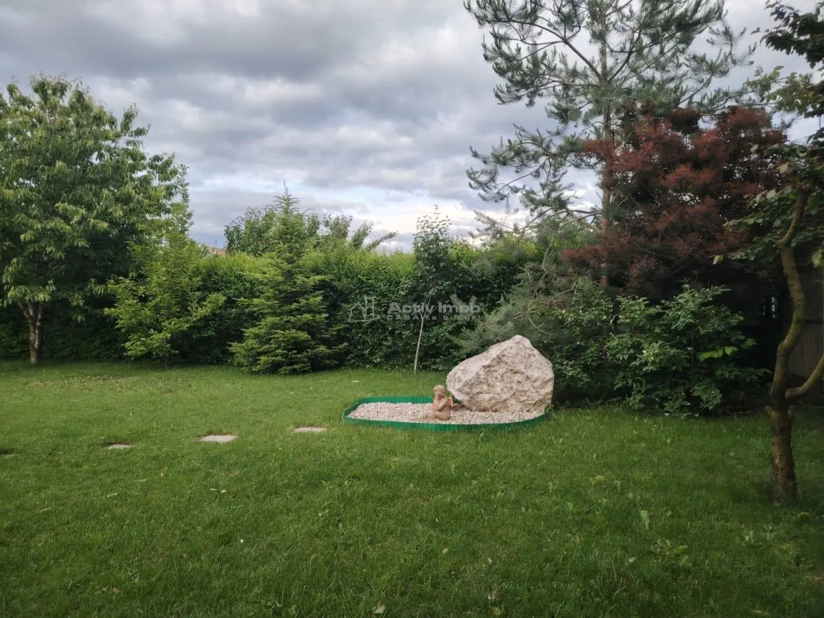 Villa de Prestige Exceptionnelle dans un Cadre Tranquille, 20 Minutes de Ploiești - foto 16