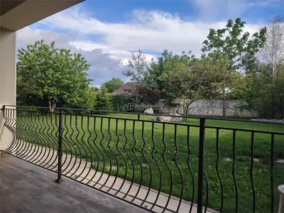 Villa de Prestige Exceptionnelle dans un Cadre Tranquille, 20 Minutes de Ploiești - foto 19