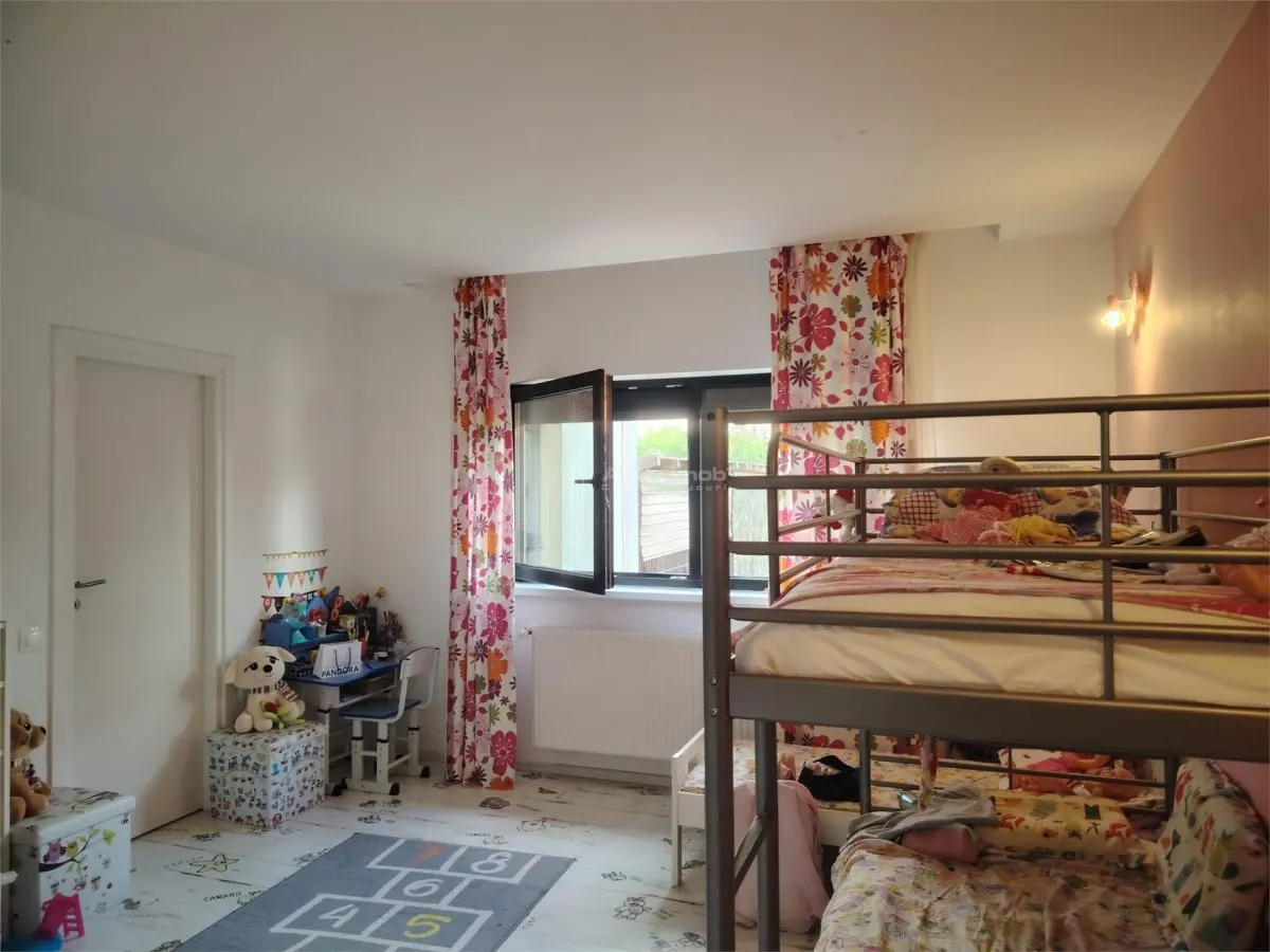 Villa de Prestige Exceptionnelle dans un Cadre Tranquille, 20 Minutes de Ploiești - foto 5