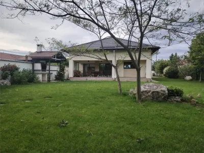 Villa de Prestige Exceptionnelle dans un Cadre Tranquille, 20 Minutes de Ploiești - foto 10