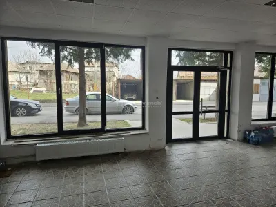 Espace Commercial à Louer, 110 m², Centre de Fieni - foto 2