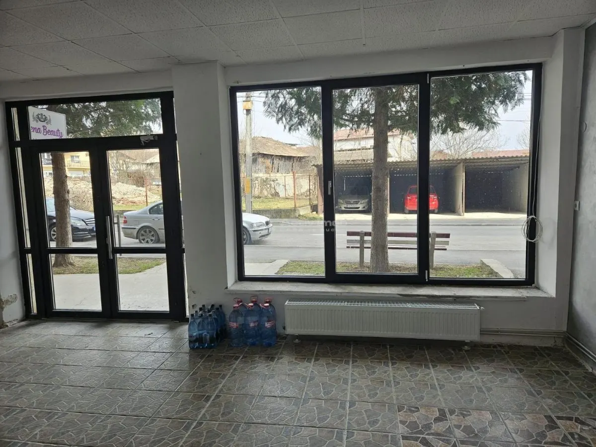 Espace Commercial à Louer, 110 m², Centre de Fieni - foto 3