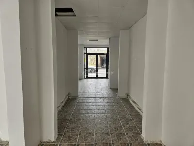 Espace Commercial à Louer, 110 m², Centre de Fieni - foto 5