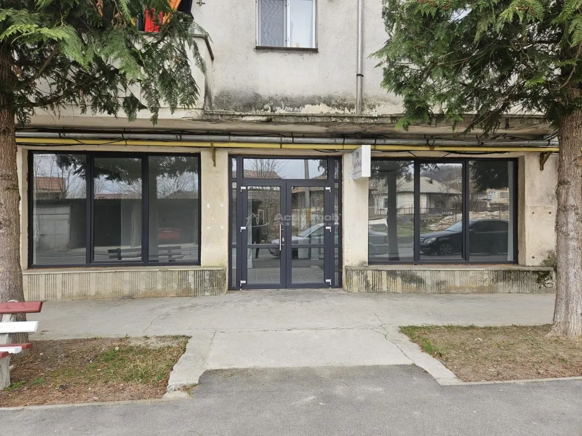 Espace Commercial à Louer, 110 m², Centre de Fieni - foto 10