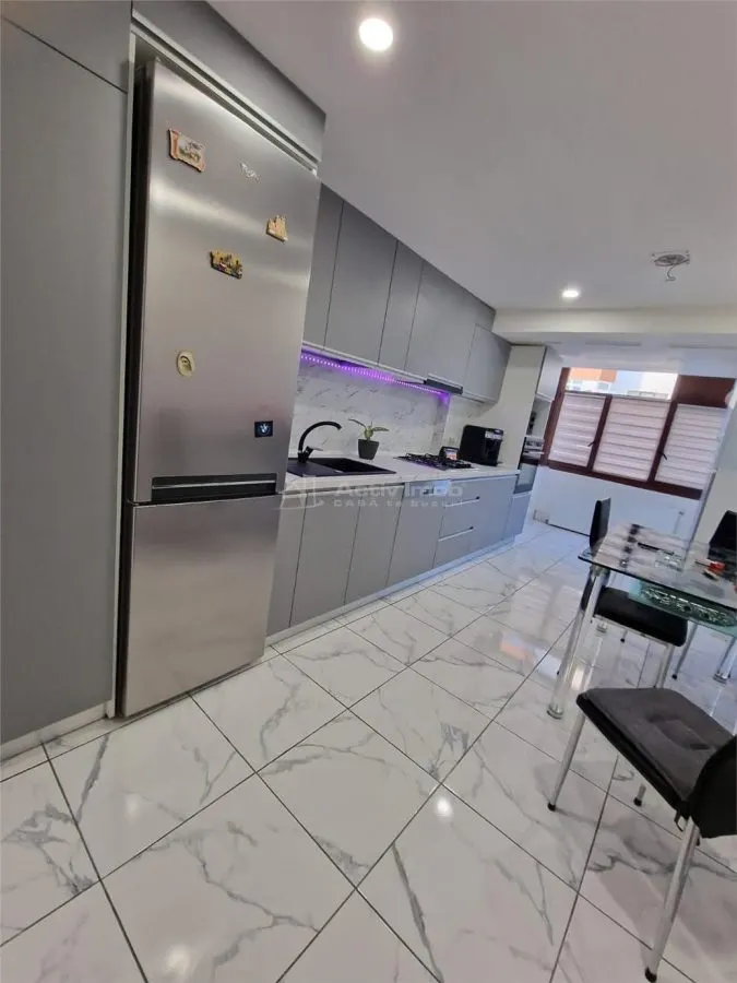 Resita, Apartamento de 3 Dormitorios, Confort Superior, Distribución Independiente, Ultracentral - foto 8