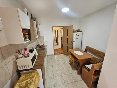 Resita, Apartamento de 3 Dormitorios, Amueblado y Equipado, Planta Baja Elevada - foto 2