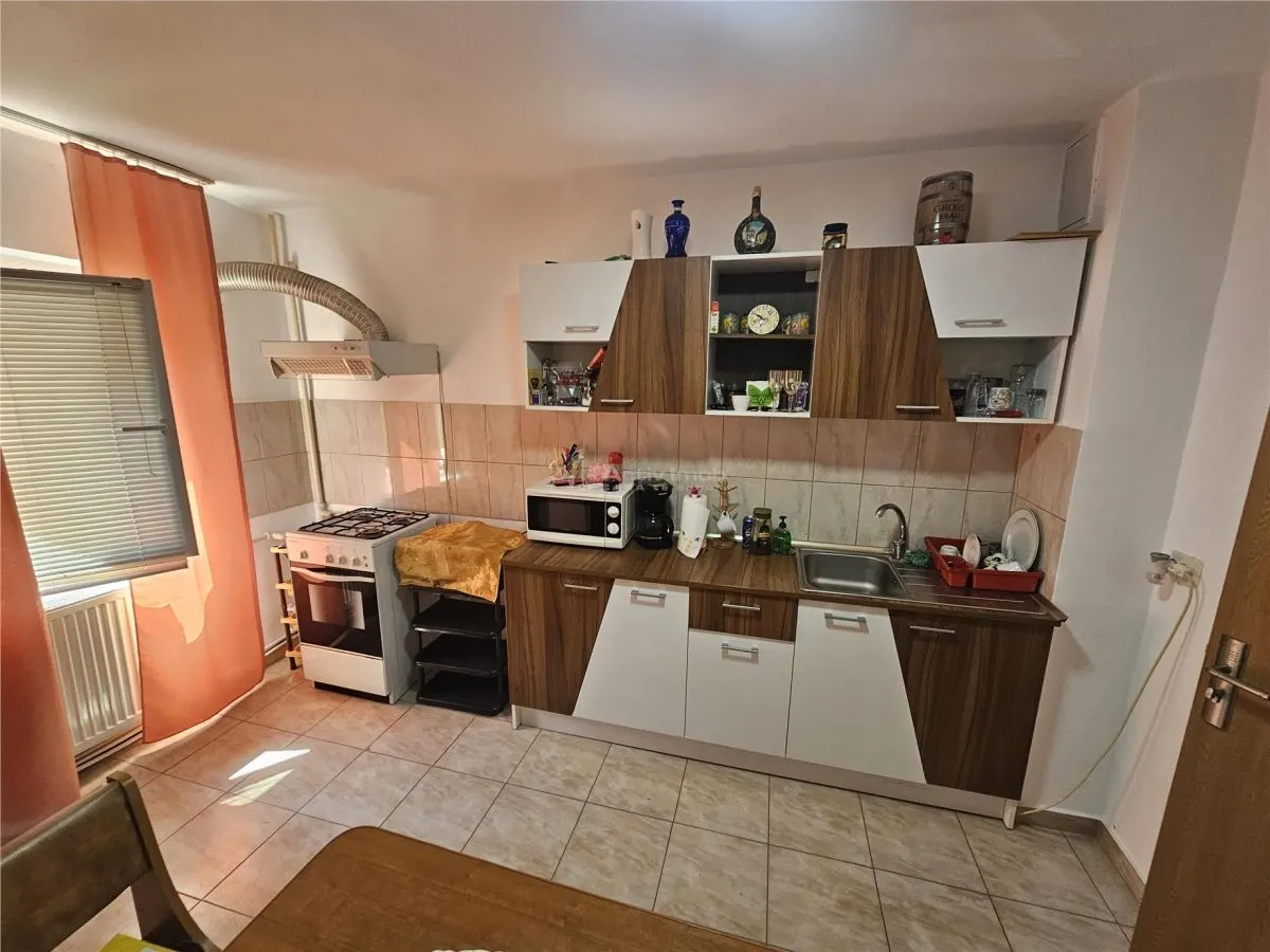 Resita, Apartamento de 3 Dormitorios, Amueblado y Equipado, Planta Baja Elevada - foto 11