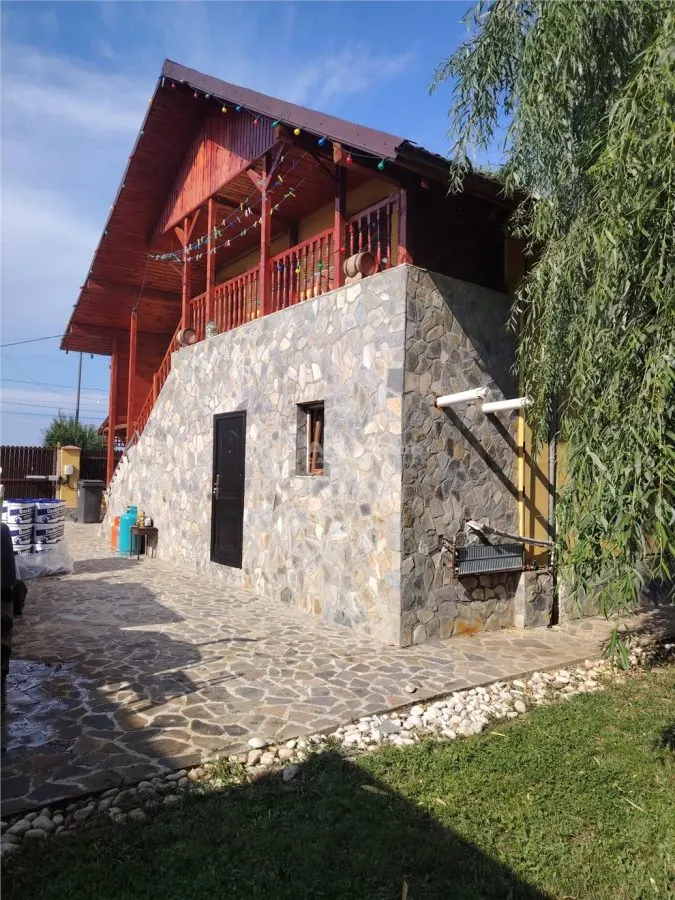 Villa avec Piscine en Zone Résidentielle, 14 km de Ploiești - foto 12