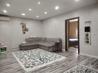 Villa avec Piscine en Zone Résidentielle, 14 km de Ploiești - foto 3
