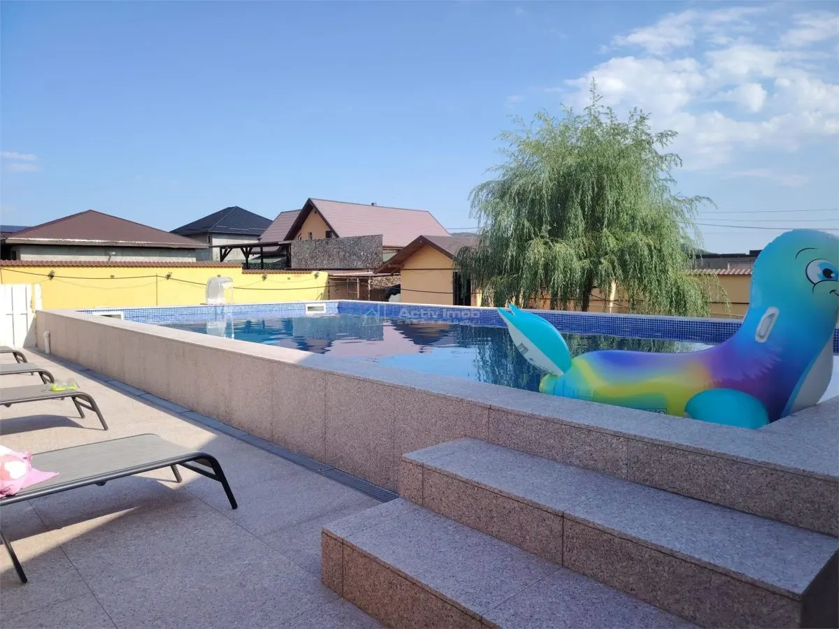 Villa avec Piscine en Zone Résidentielle, 14 km de Ploiești - foto 8
