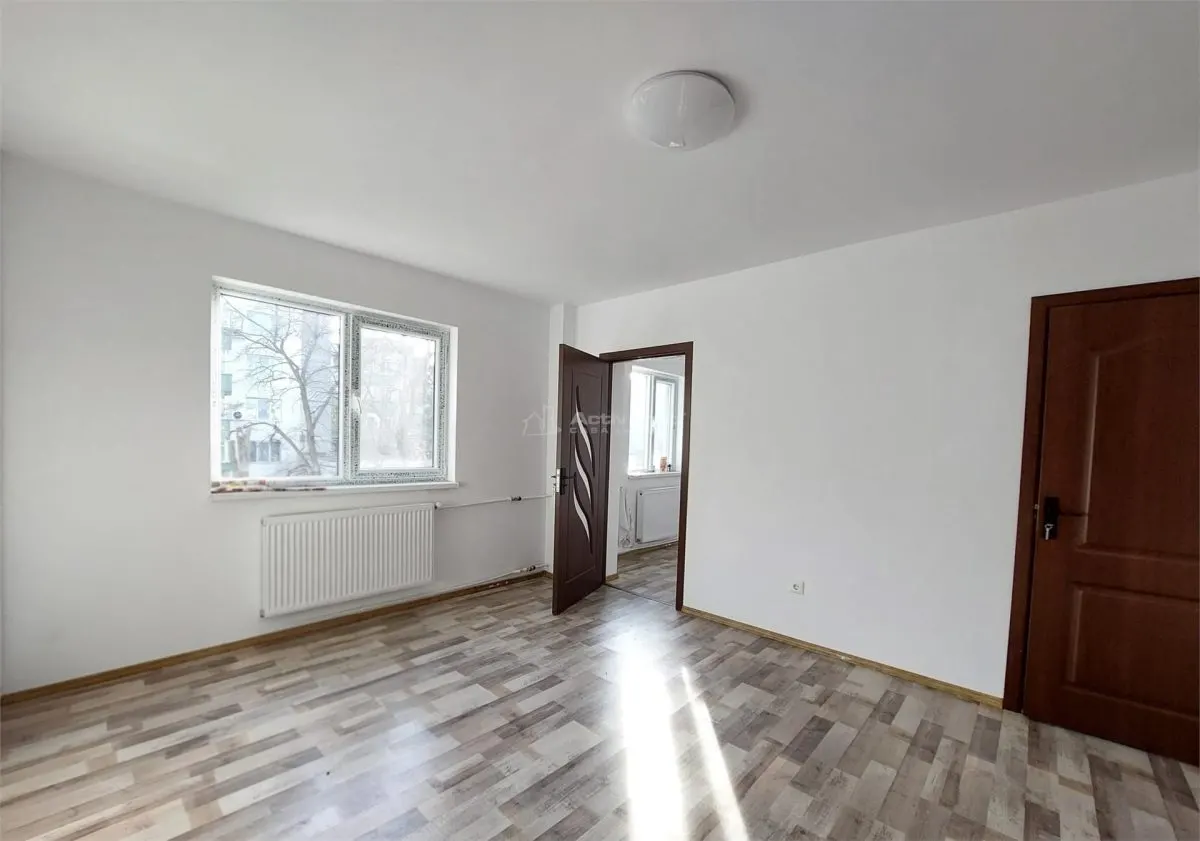 3-Bedroom Apartment for Sale or Exchange, 2nd Floor, Renovated, Aleea Tineretului - foto 1