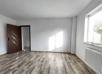 3-Bedroom Apartment for Sale or Exchange, 2nd Floor, Renovated, Aleea Tineretului - foto 2