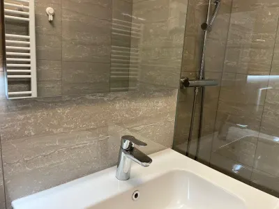 لوغوج، شقة فاخرة جاهزة للسكن، غرفة نوم واحدة، 43 م²، الطابق الثالث، على ضفة نهر تيميشول - foto 25