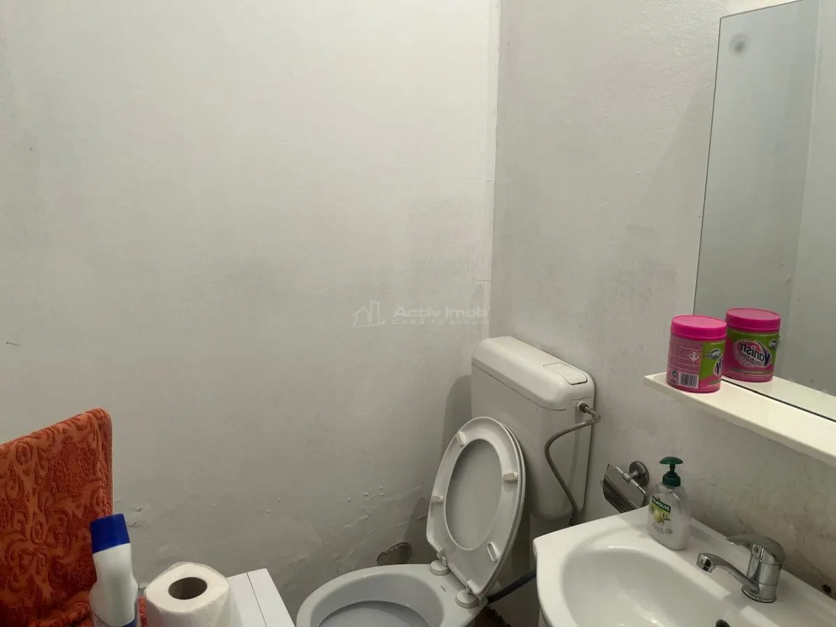 Caransebes, Espace Commercial/Bureaux à Louer - foto 7