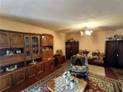 Rachitova, Maison 8 Pièces, 3800m² de Terrain, Négociable - foto 15