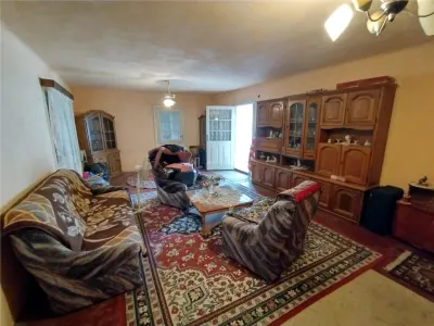 Rachitova, Maison 8 Pièces, 3800m² de Terrain, Négociable - foto 16