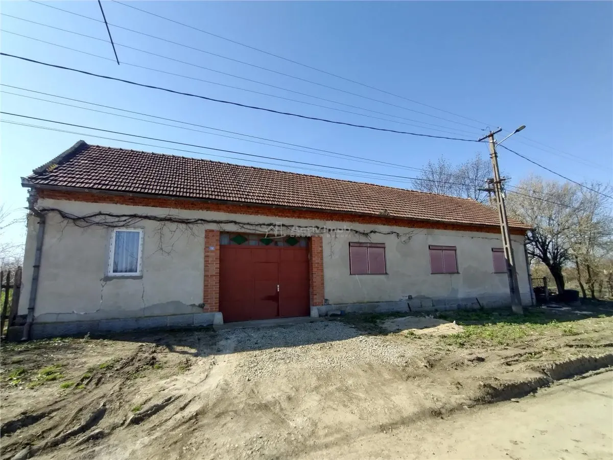 Rachitova, Maison 8 Pièces, 3800m² de Terrain, Négociable - foto 3